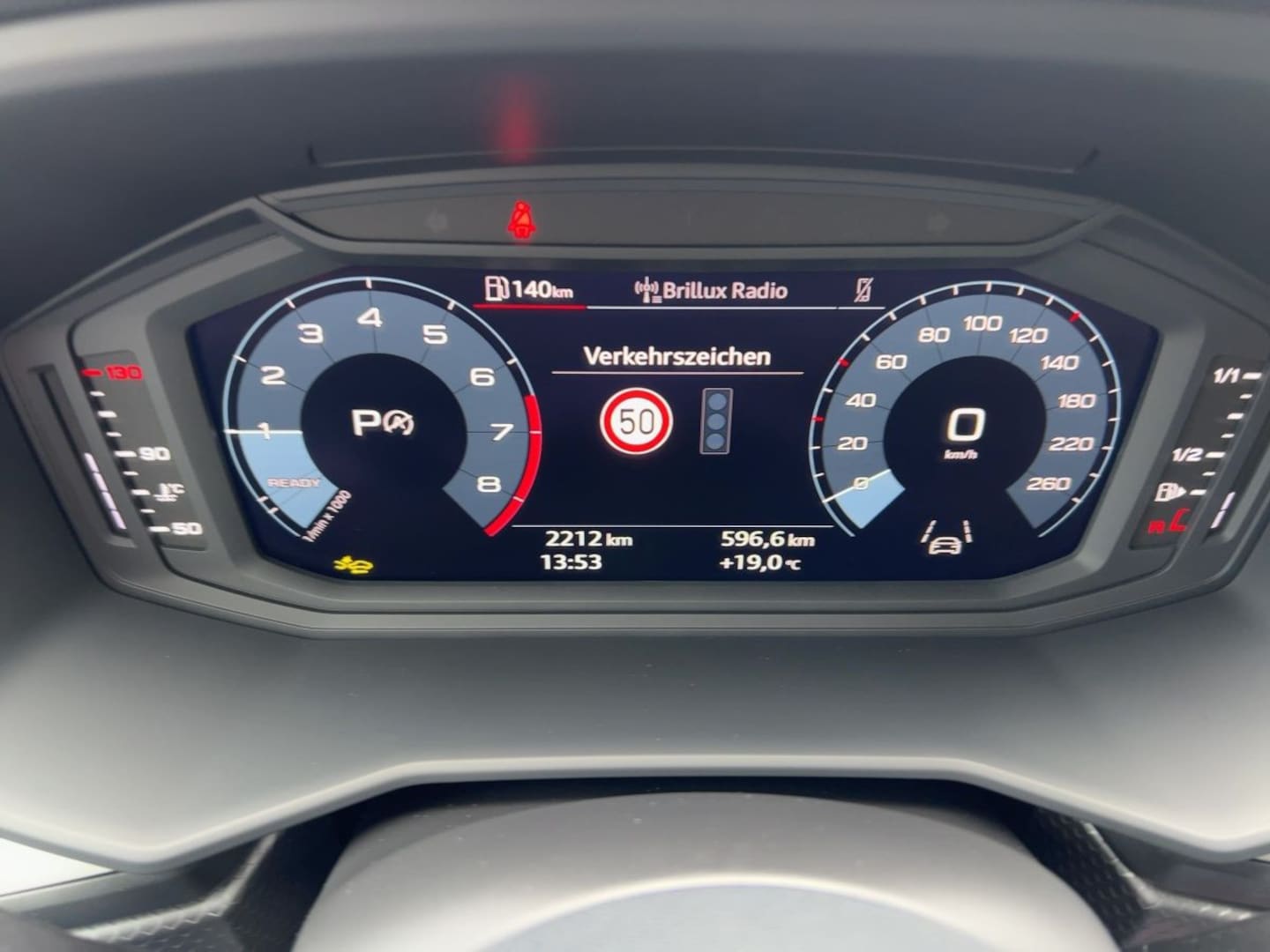 Bild über Audi A1 Sportback S line 25 TFSI S tronic - für weitere Informationen kontaktieren Sie den Audi Partner