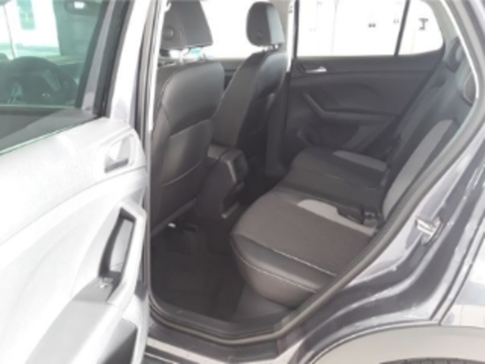 Volkswagen T-Cross – Bild 11