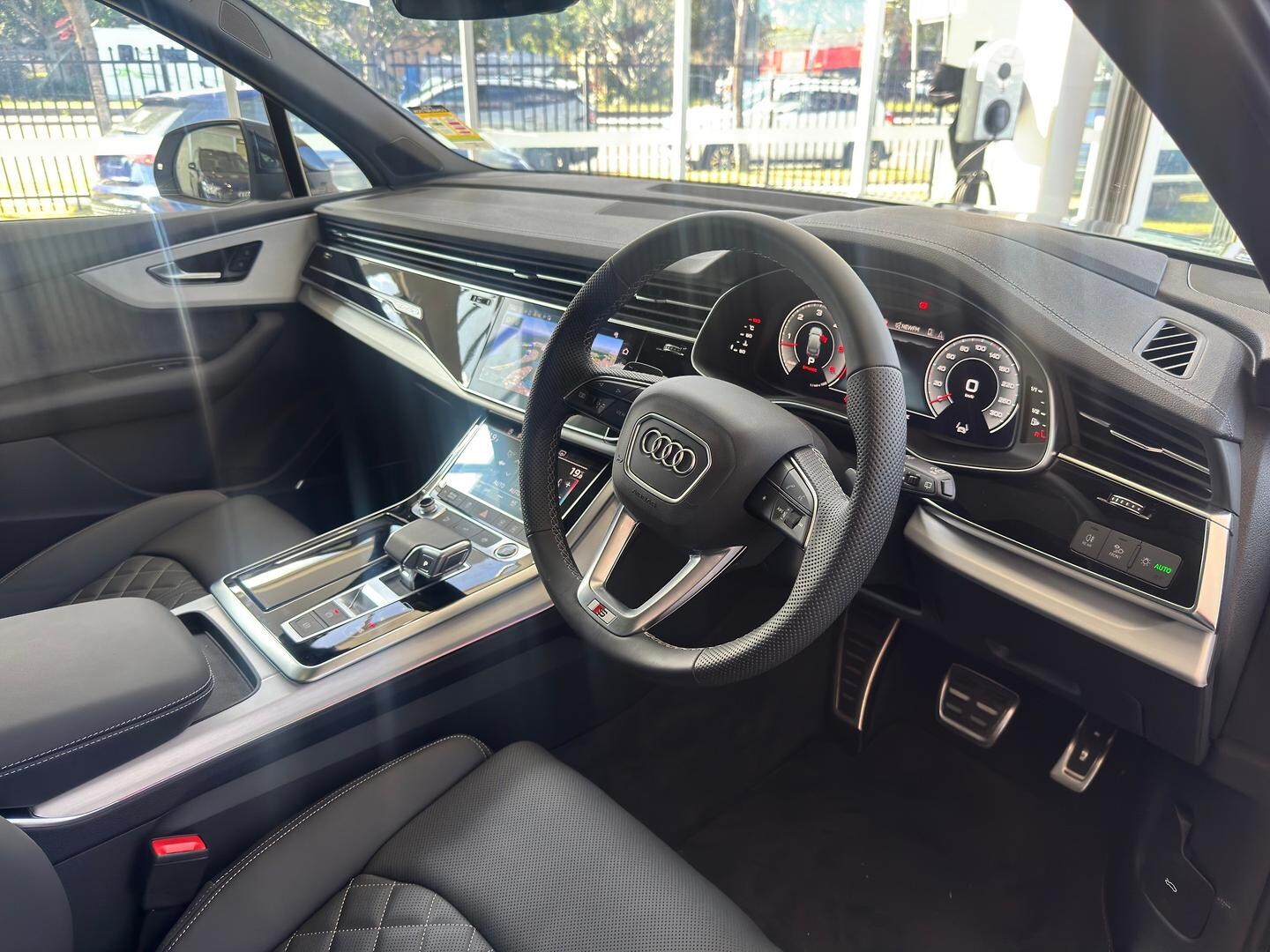 Image about Audi Q7 SUV Q7 S line TDI quattro tiptronic