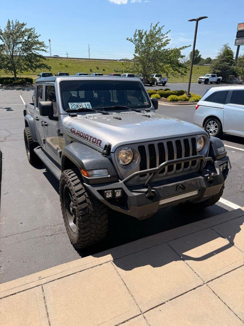 2020 Jeep Gladiator Sport S's photo