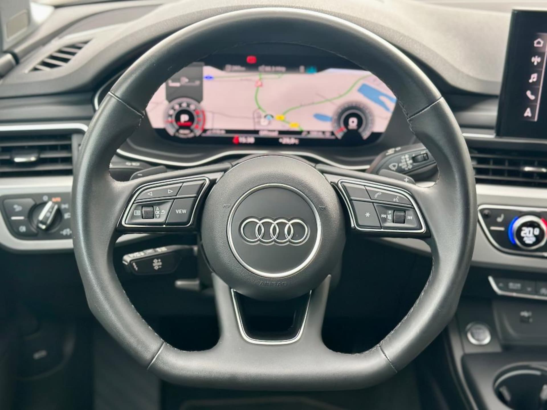 Audi A4 Avant S line