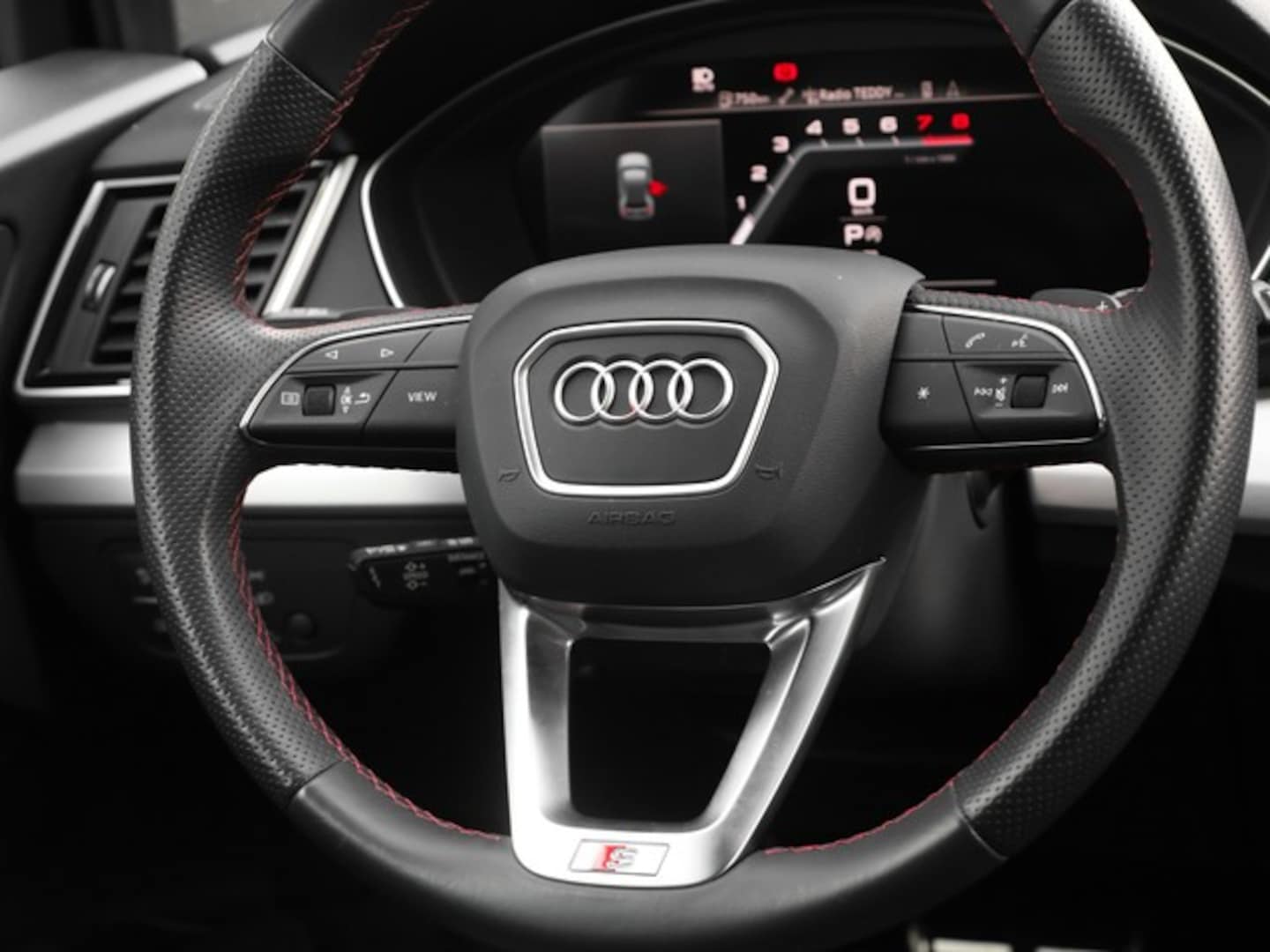 Bild über Audi Q5 Sportback 45 TFSI quattro S tronic - für weitere Informationen kontaktieren Sie den Audi Partner