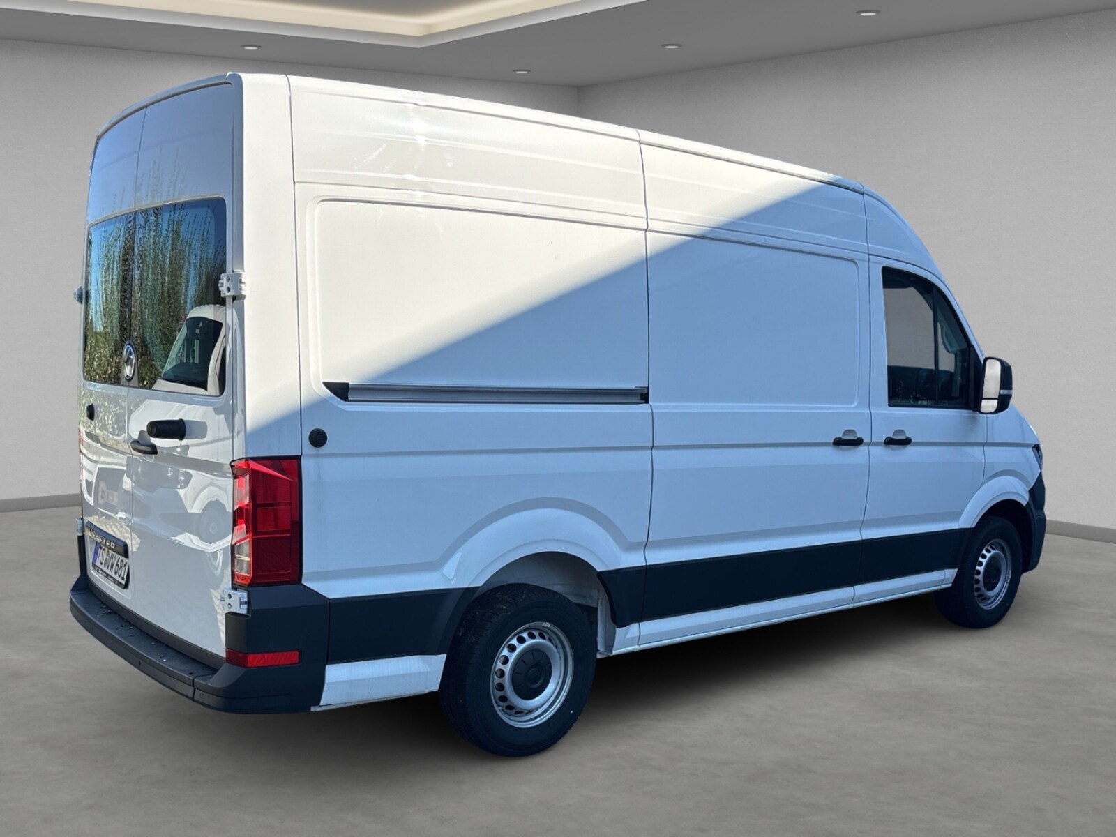 Volkswagen Crafter Kasten mittlerer Radstand – Bild 2