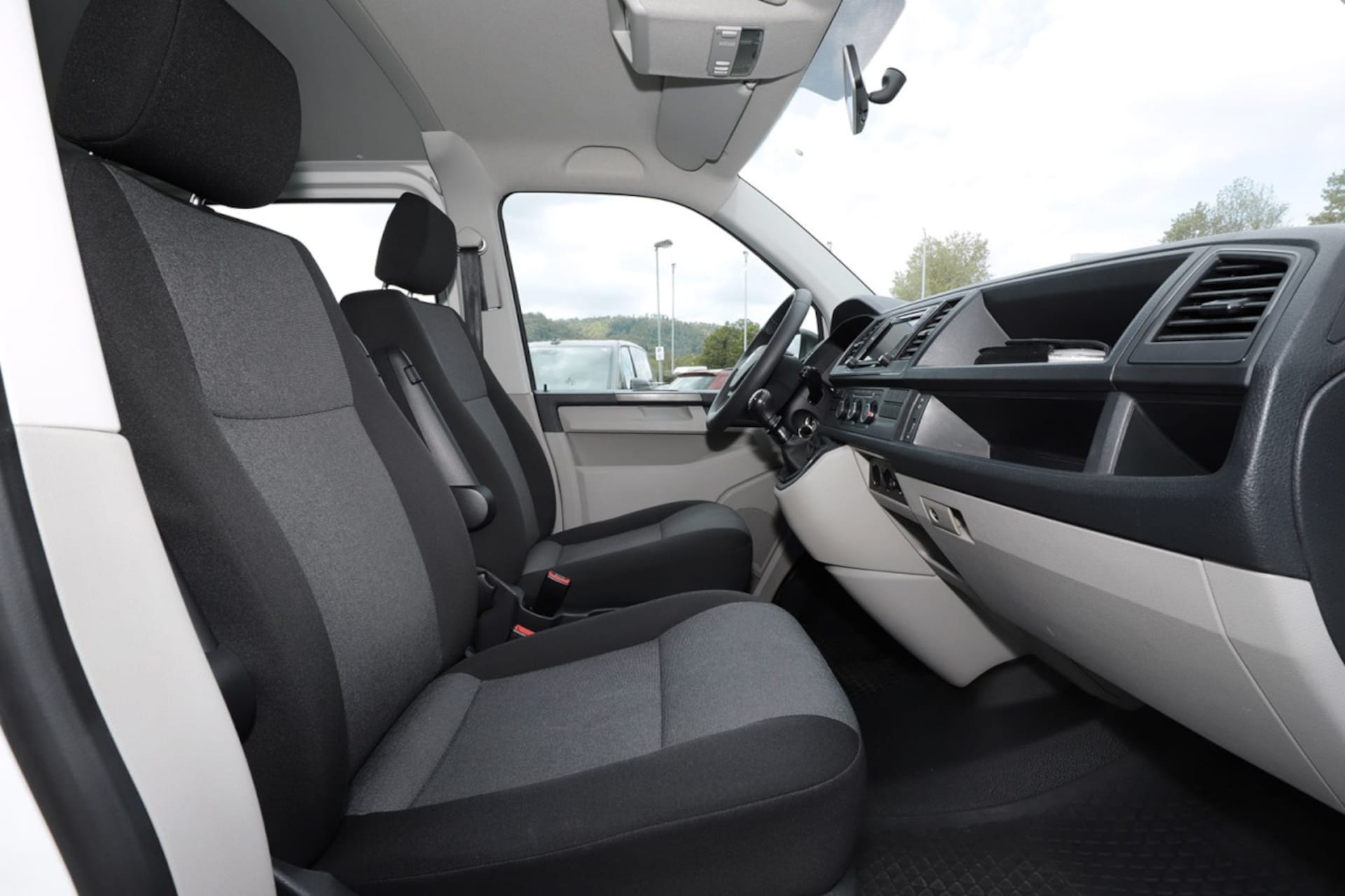Volkswagen T6 Transporter Kombi kurzer Radstand