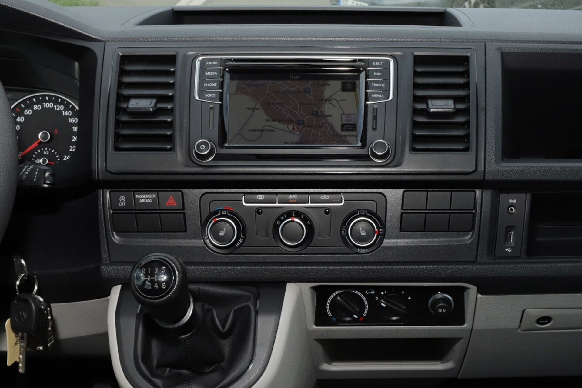 Volkswagen T6 Transporter Kombi kurzer Radstand