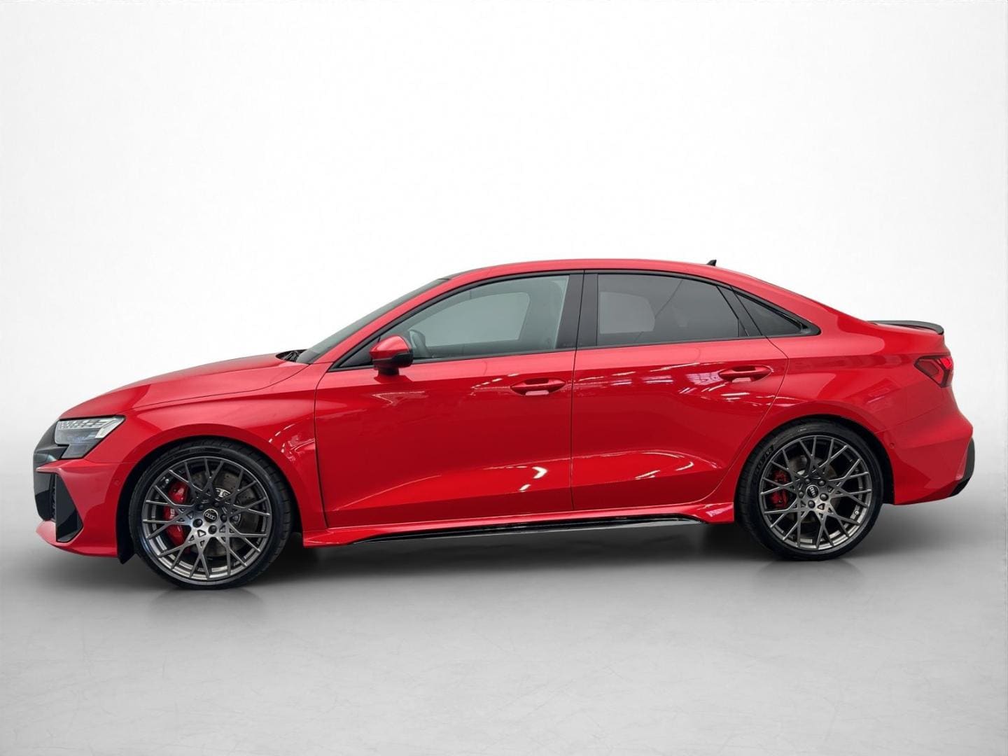 Bild über Audi RS 3 Limousine TFSI quattro 294 kW S tronic - für weitere Informationen kontaktieren Sie den Audi Partner