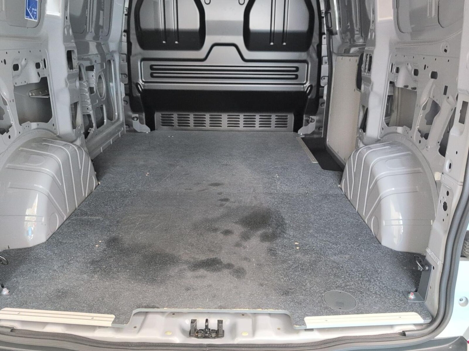 Volkswagen Transporter Kasten kurzer Radstand – Bild 8