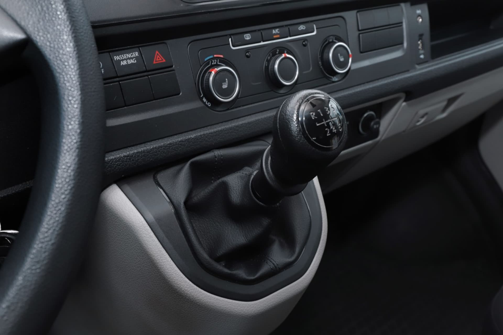 Volkswagen T6 Transporter Kombi kurzer Radstand