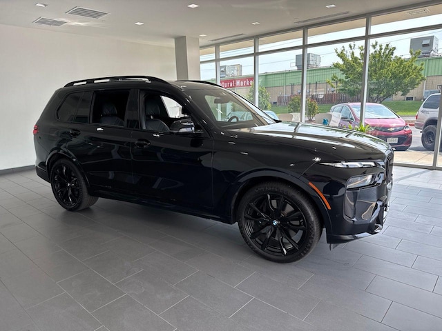 Photo of 2023 BMW X7 