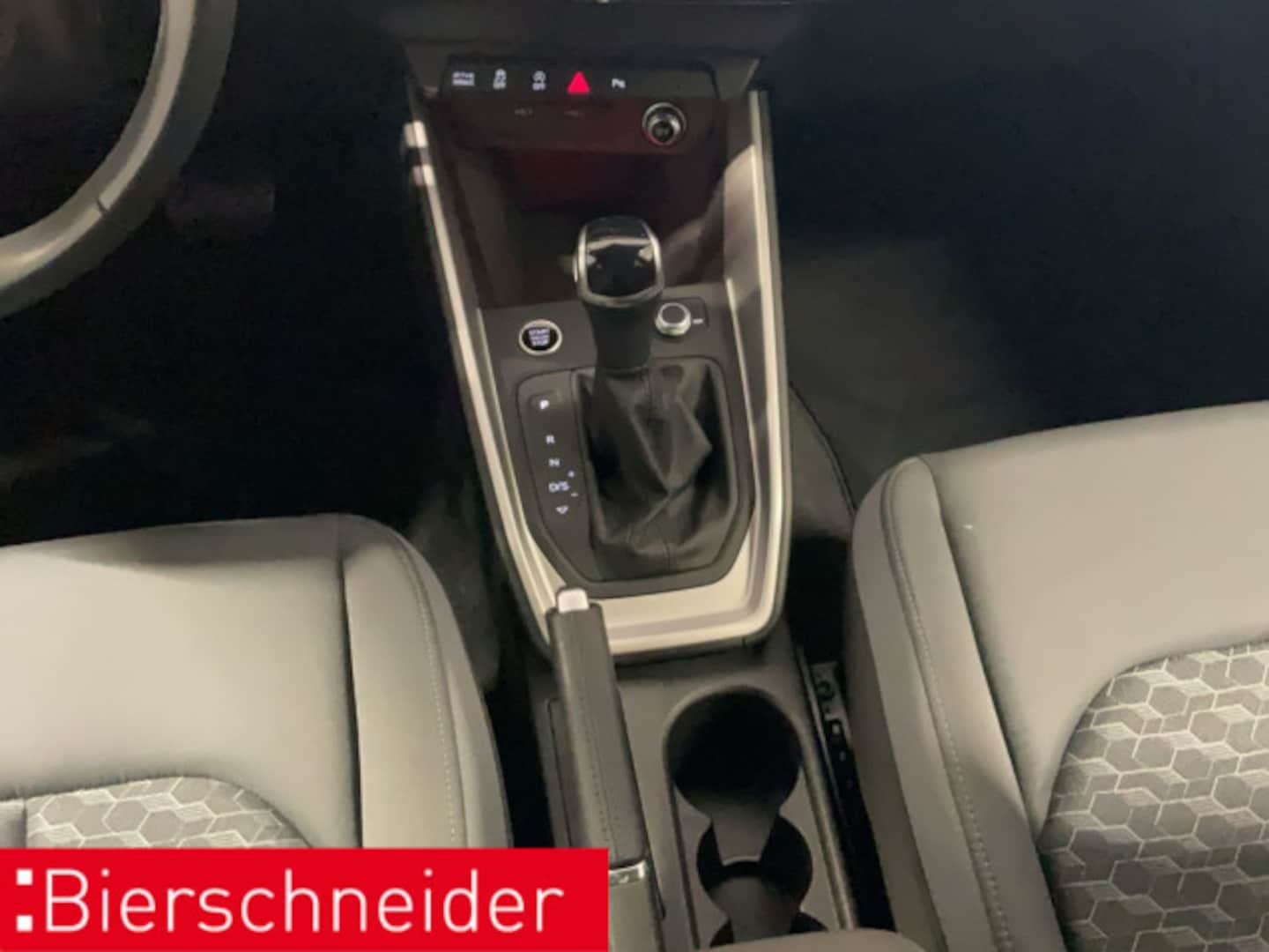 Bild über Audi A1 Sportback S line 40 TFSI S tronic - für weitere Informationen kontaktieren Sie den Audi Partner
