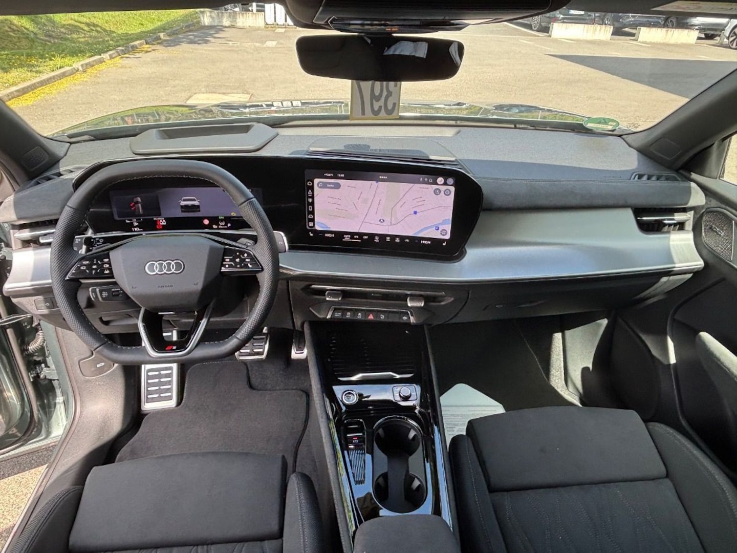 Bild über Audi Q3 SUV TFSI 110 kW S tronic - für weitere Informationen kontaktieren Sie den Audi Partner