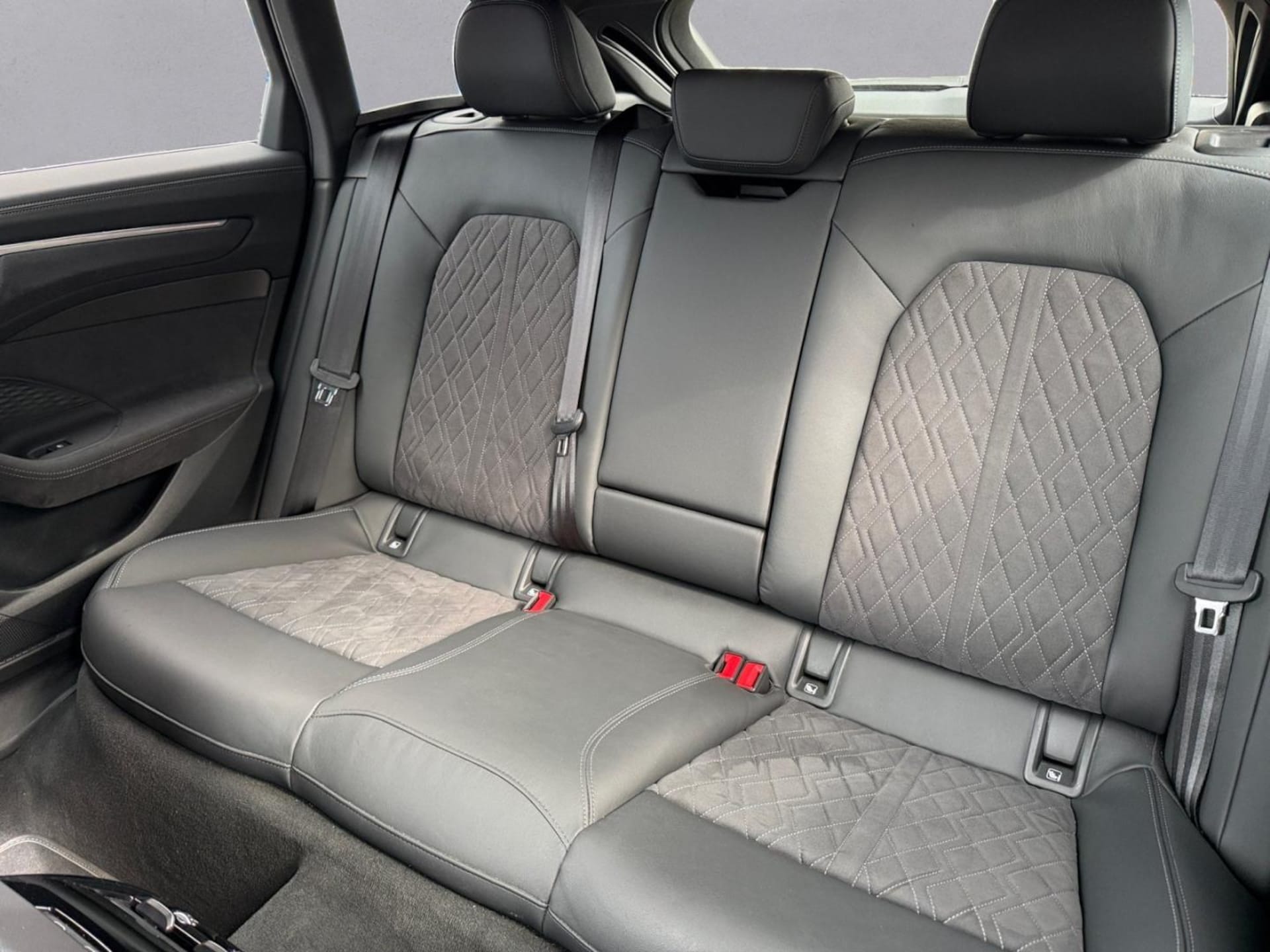 Audi A6 Avant edition one