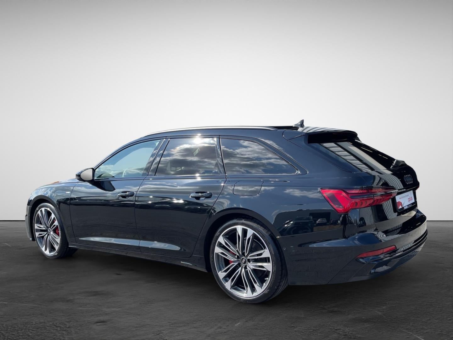Bild über Audi A6 Avant TFSI e S line 55 TFSI e quattro S tronic - für weitere Informationen kontaktieren Sie den Audi Partner