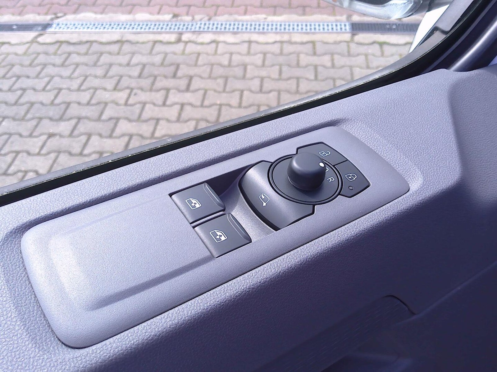 Volkswagen Transporter Kasten kurzer Radstand – Bild 6