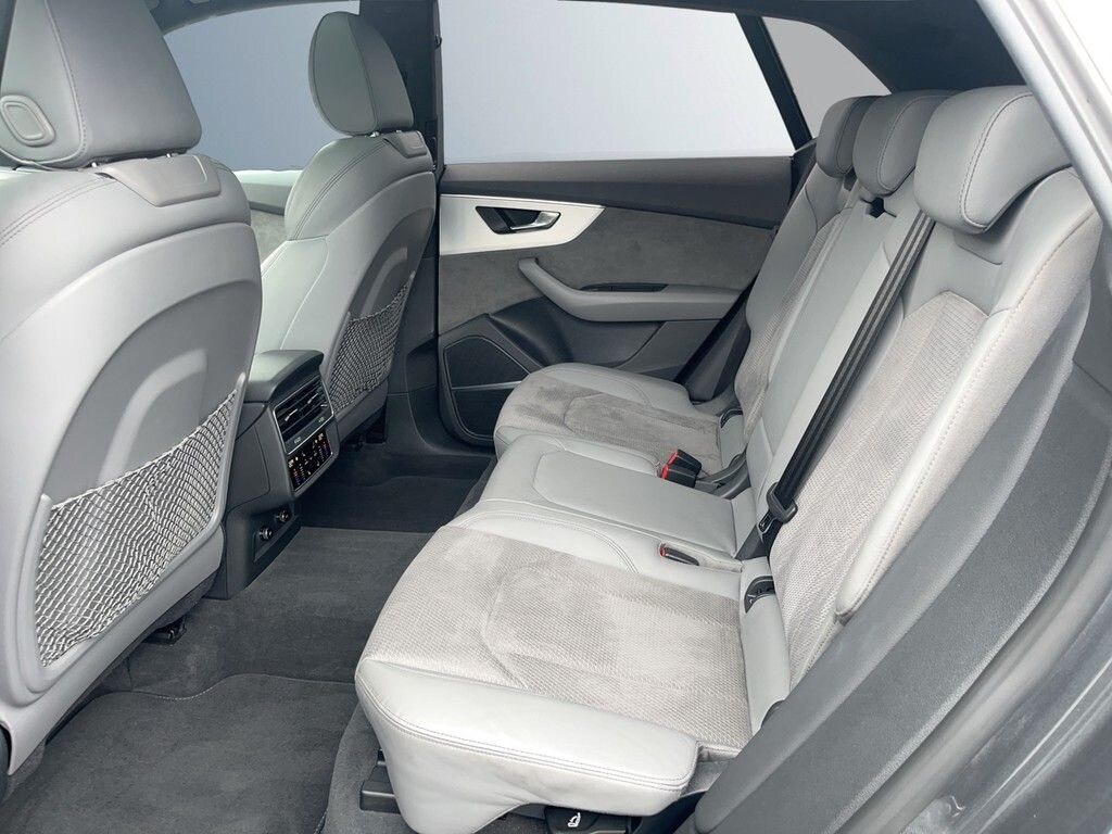 Image about Audi SQ8 TDI quattro tiptronic