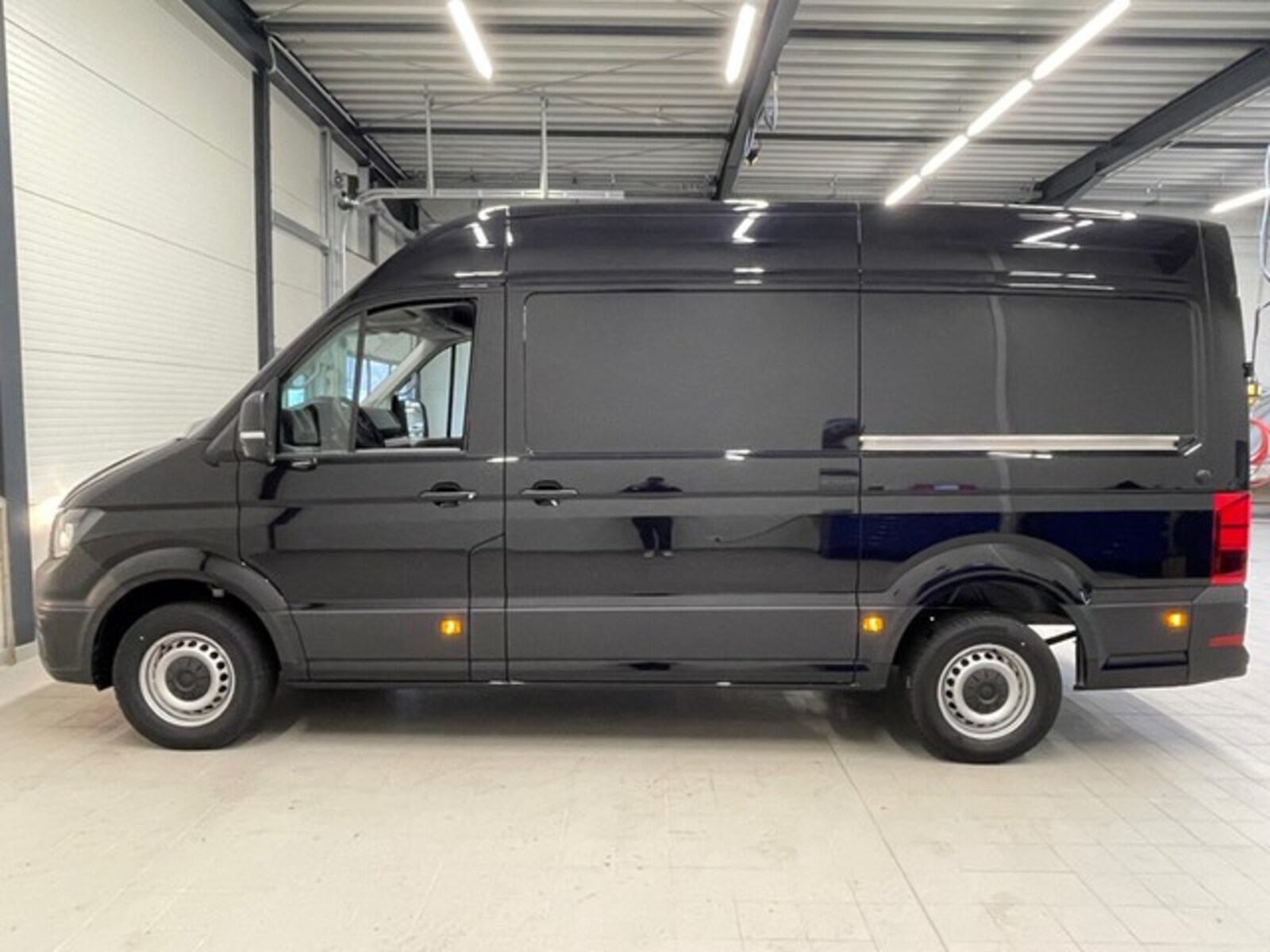 Volkswagen Crafter Kasten mittlerer Radstand – Bild 8