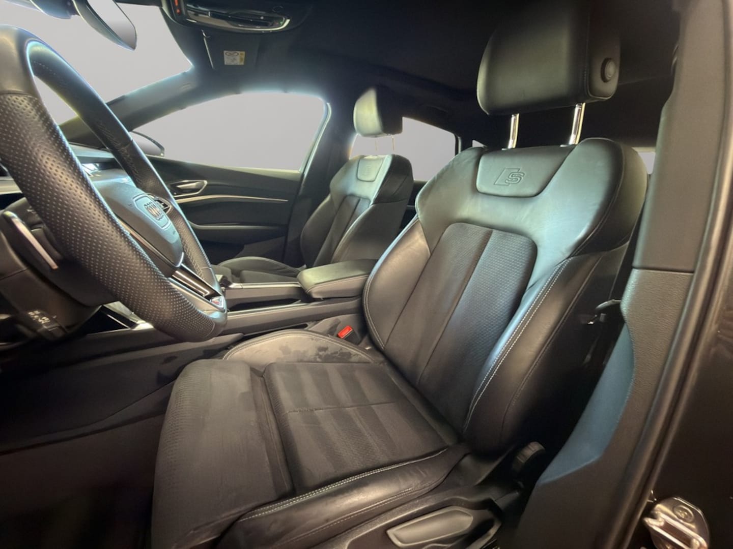 Bild über Audi e-tron S line 55 quattro - für weitere Informationen kontaktieren Sie den Audi Partner