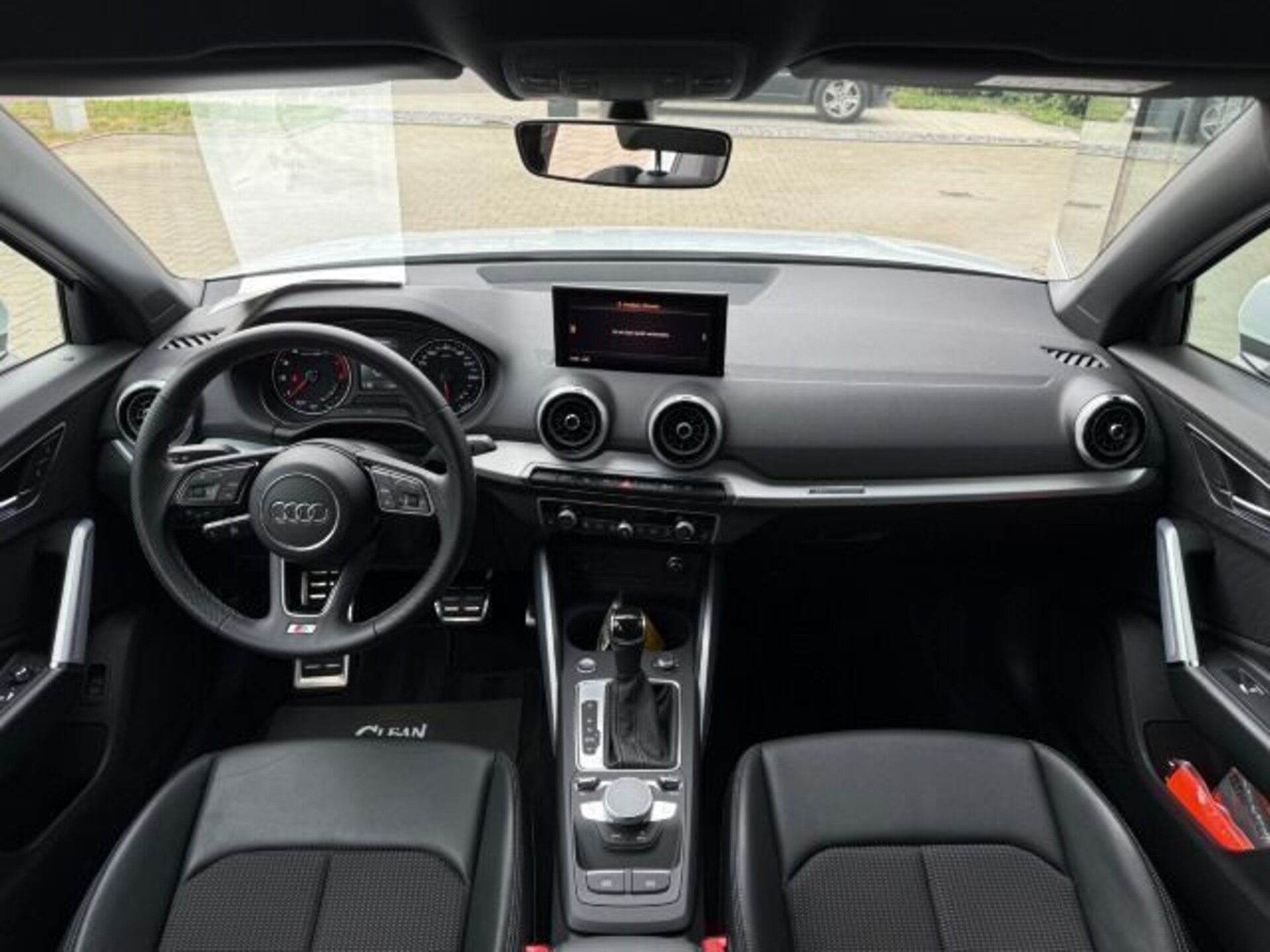 Audi Q2 S line