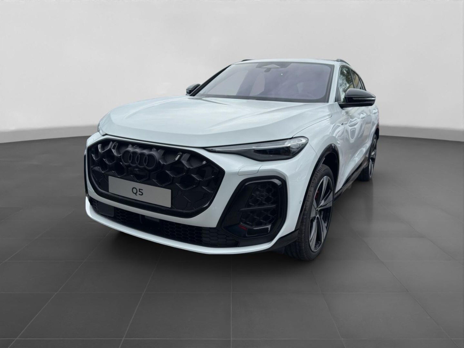 Audi Q5 SUV e-hybrid edition one