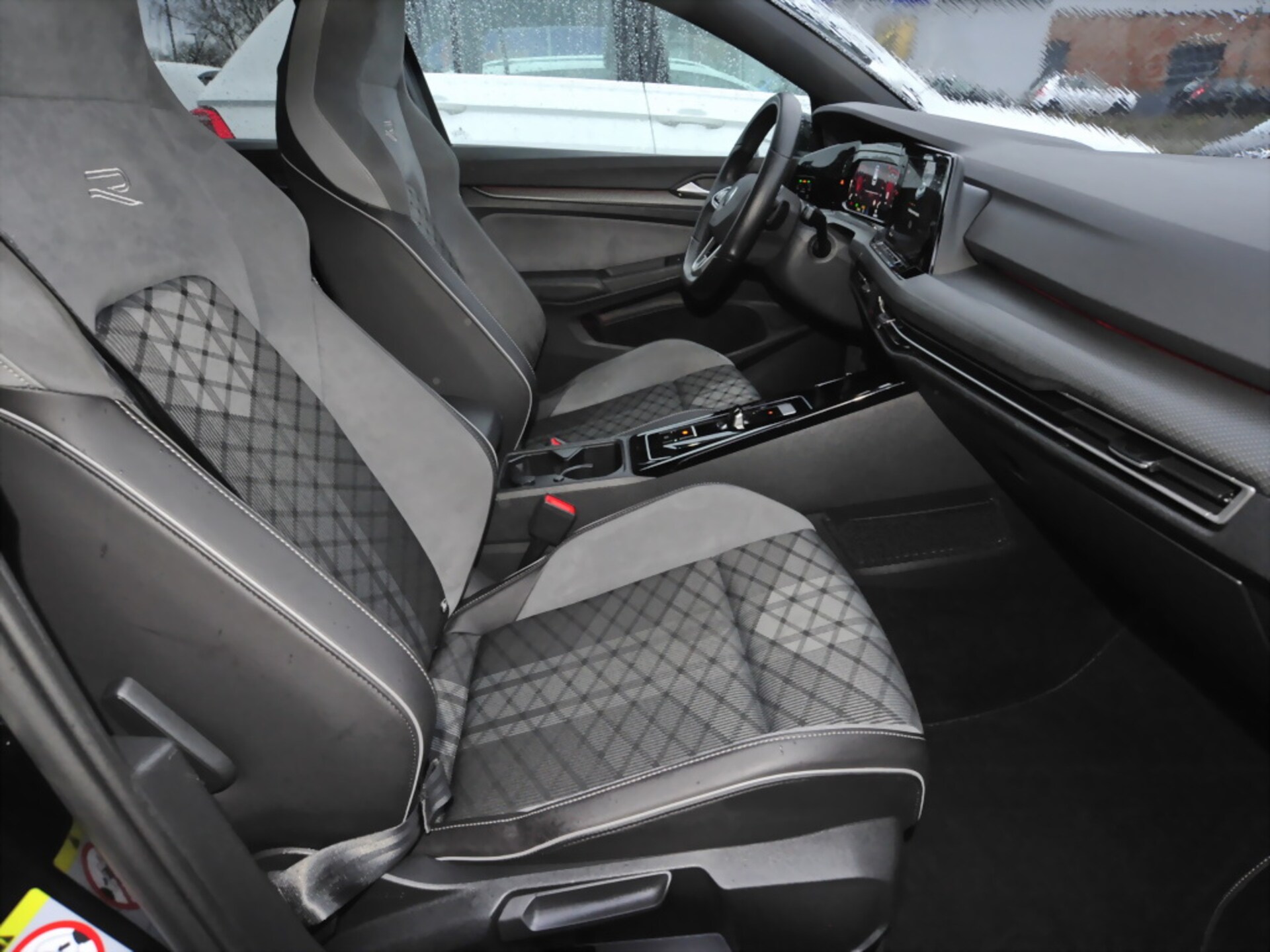 Volkswagen Golf R-Line