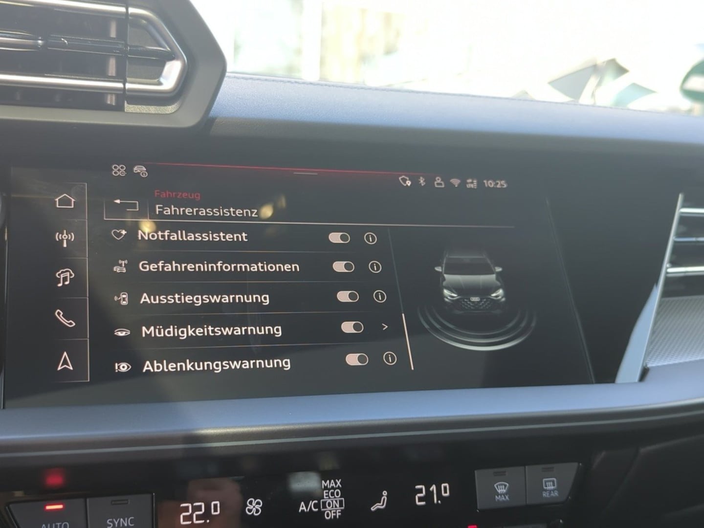 Bild über Audi S3 Limousine TFSI quattro S tronic - für weitere Informationen kontaktieren Sie den Audi Partner