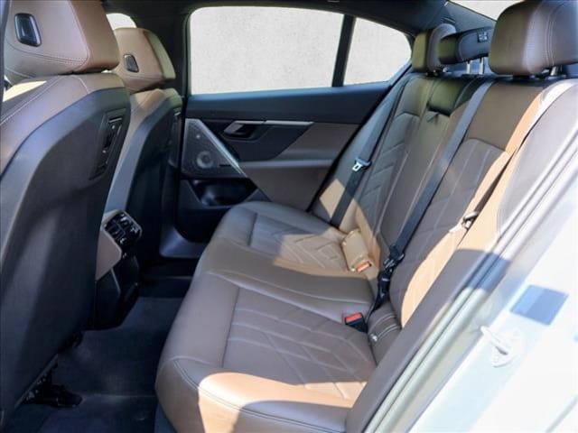 2026 BMW i5 40 - Photo 23