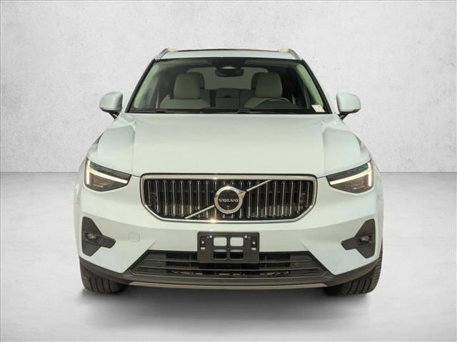 2025 Volvo XC40