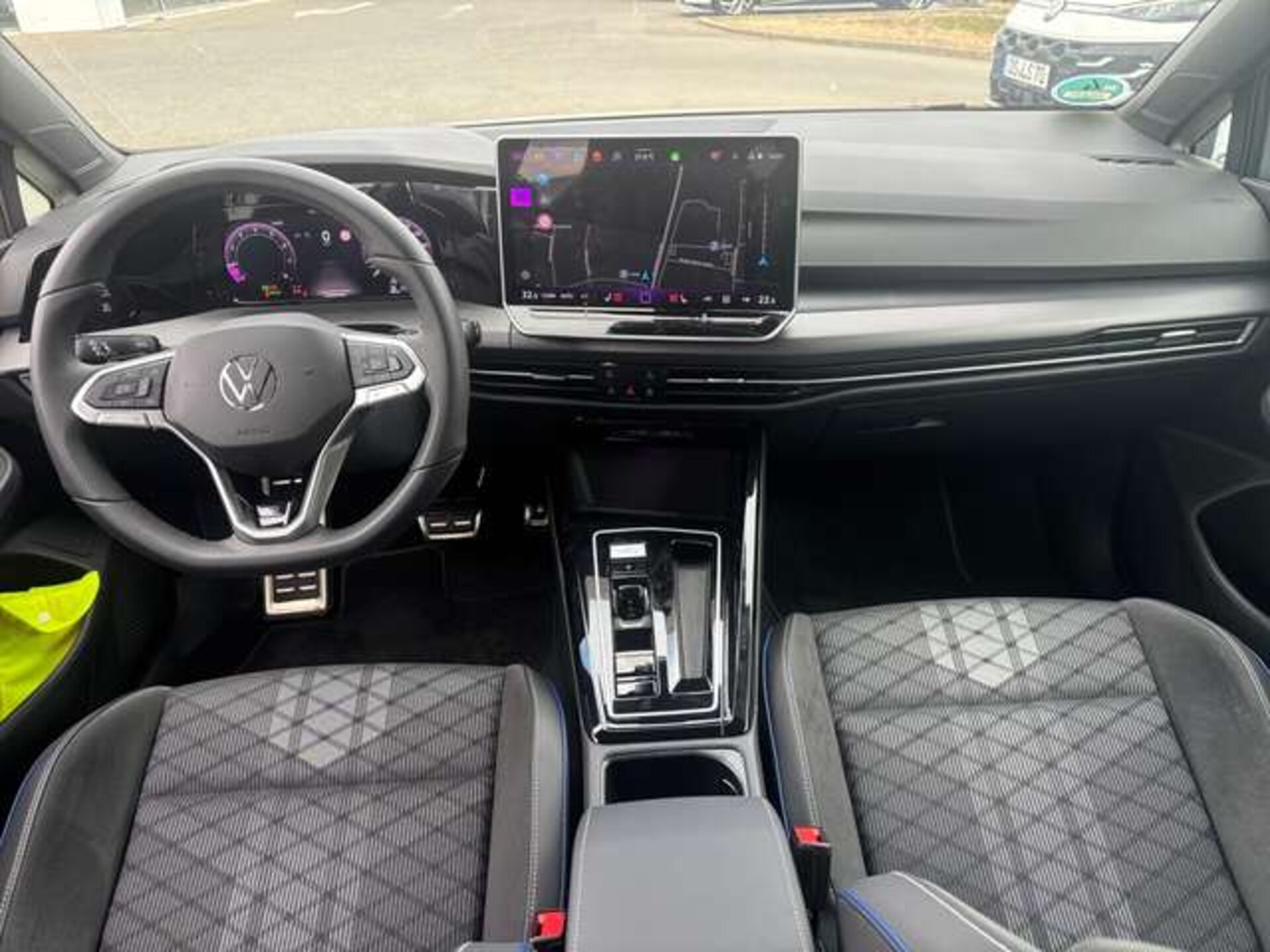 Volkswagen Golf R-Line