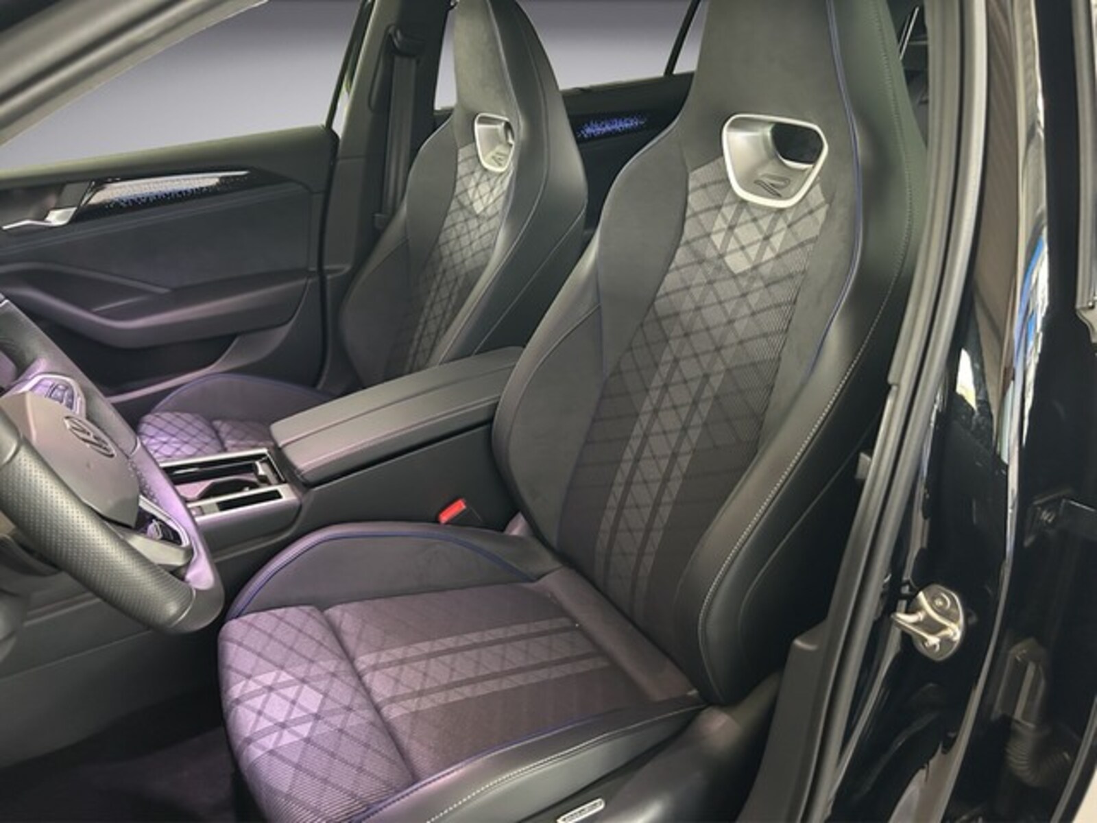 Volkswagen Passat – Bild 7