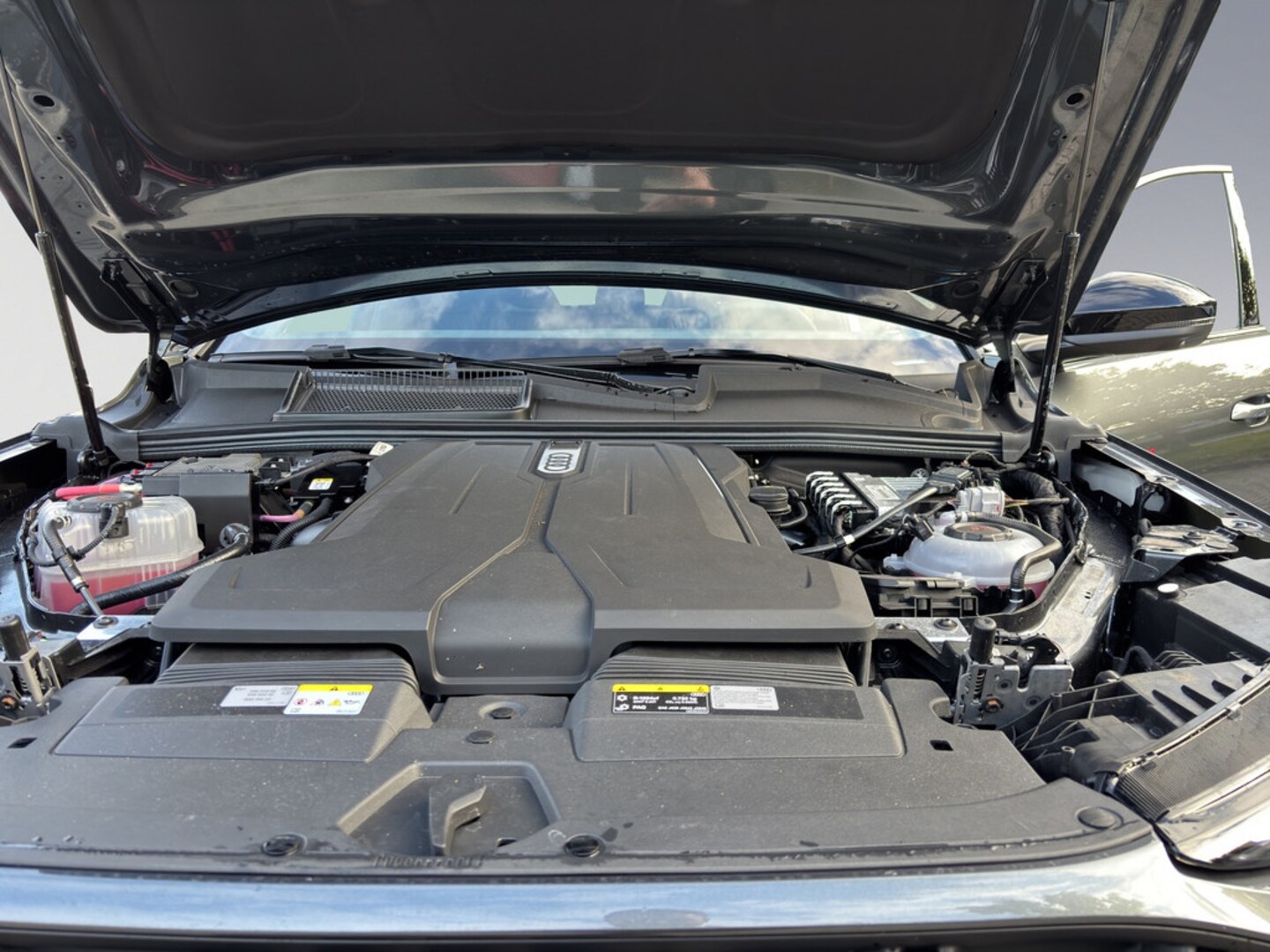 Bild über Audi Q7 SUV TDI quattro 220 kW tiptronic - für weitere Informationen kontaktieren Sie den Audi Partner