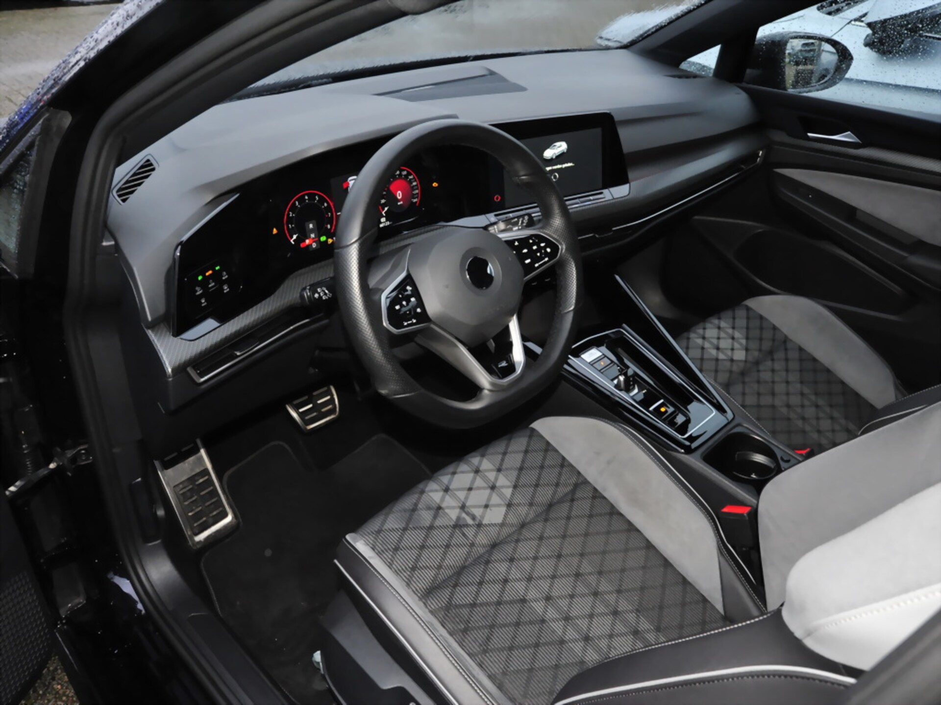 Volkswagen Golf R-Line