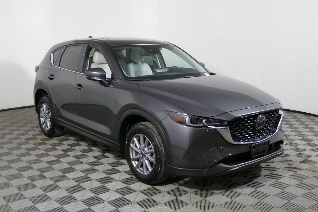 2022 Mazda CX-5 S Preferred package Auto AWD's photo