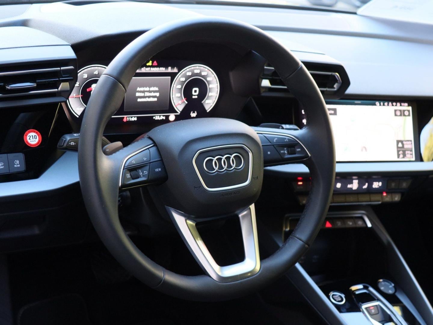 Bild über Audi A3 Sportback S line 35 TFSI S tronic - für weitere Informationen kontaktieren Sie den Audi Partner