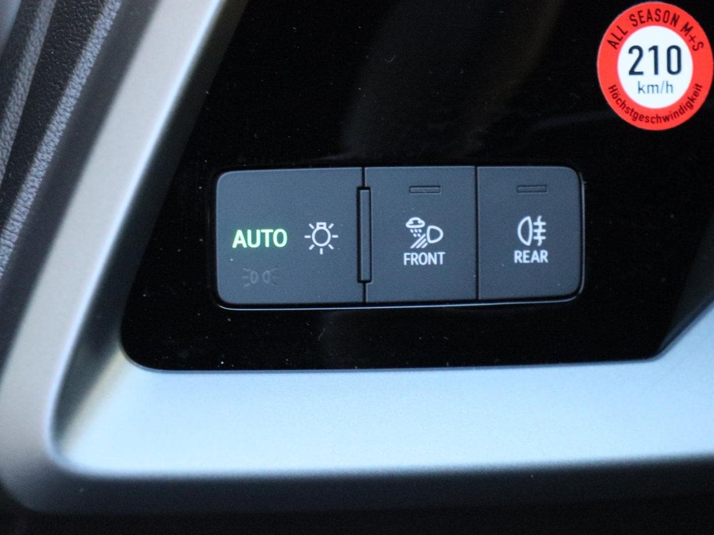 Bild über Audi A3 Sportback S line 35 TFSI S tronic - für weitere Informationen kontaktieren Sie den Audi Partner