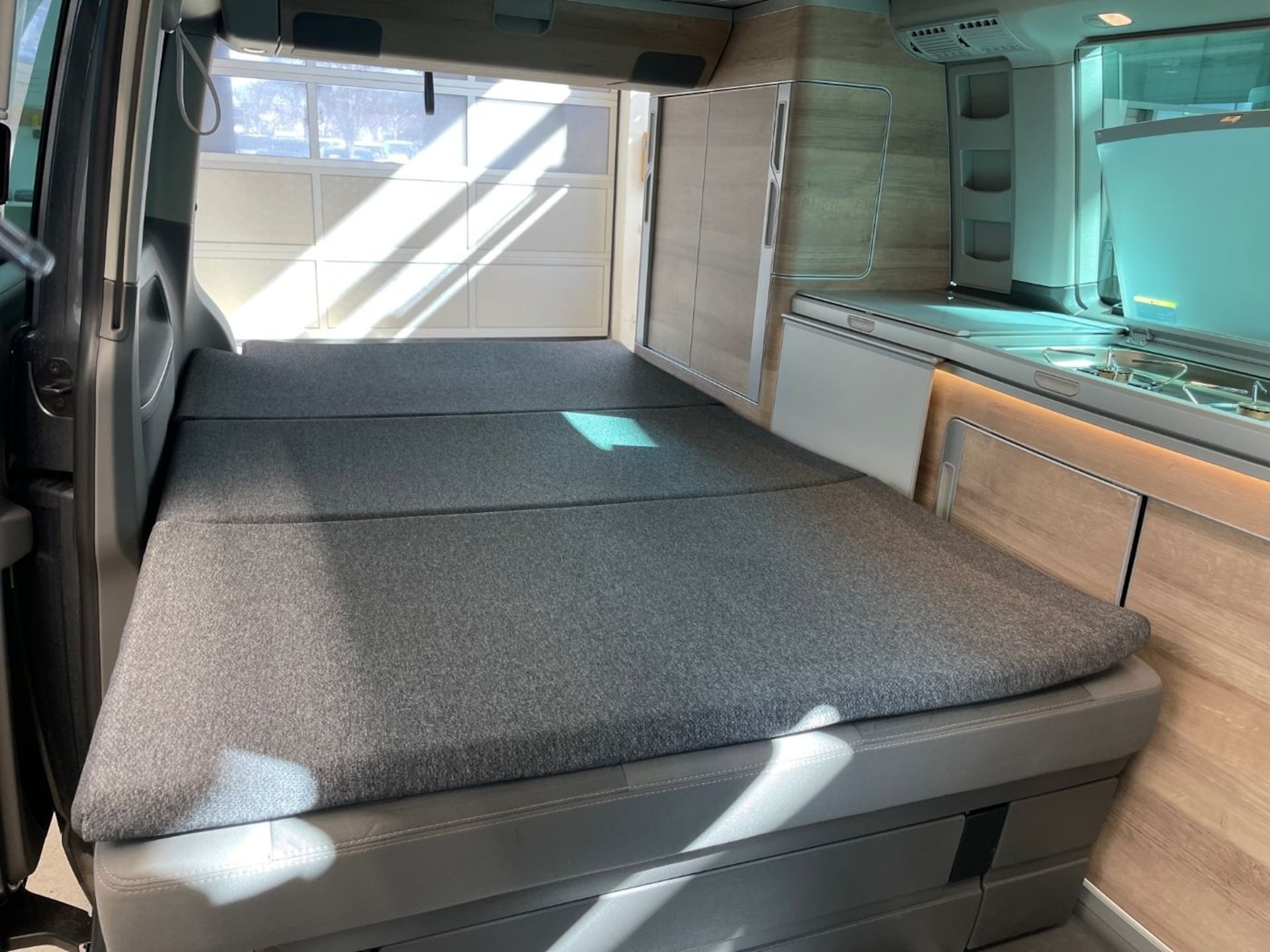Volkswagen T6.1 California Ocean