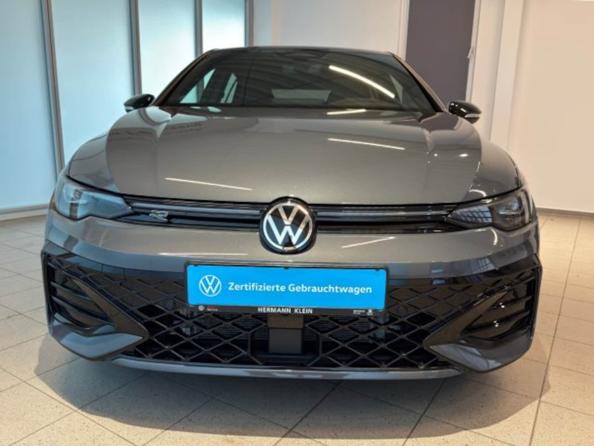 Volkswagen Golf R-Line