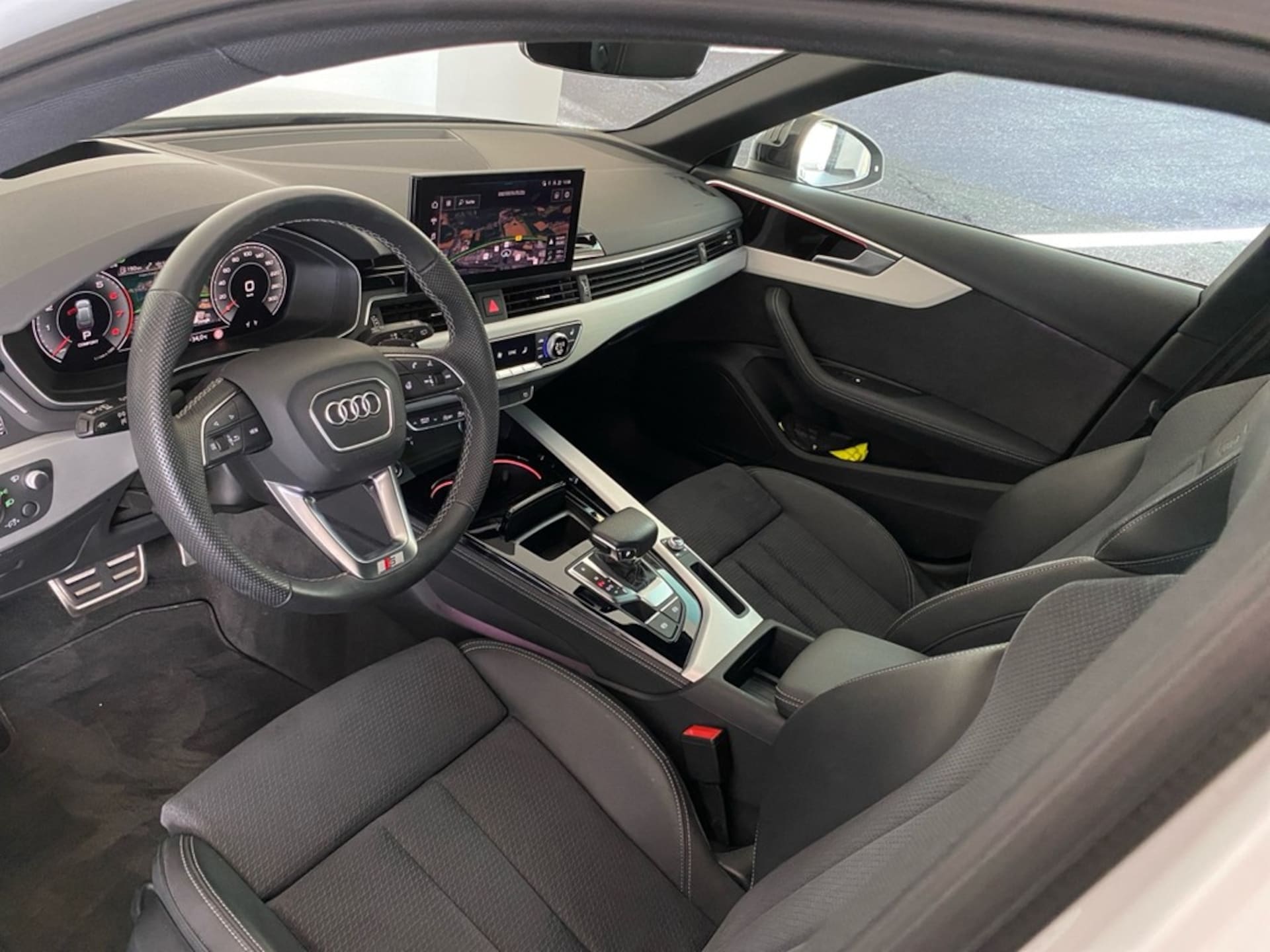 Audi A4 Avant S line