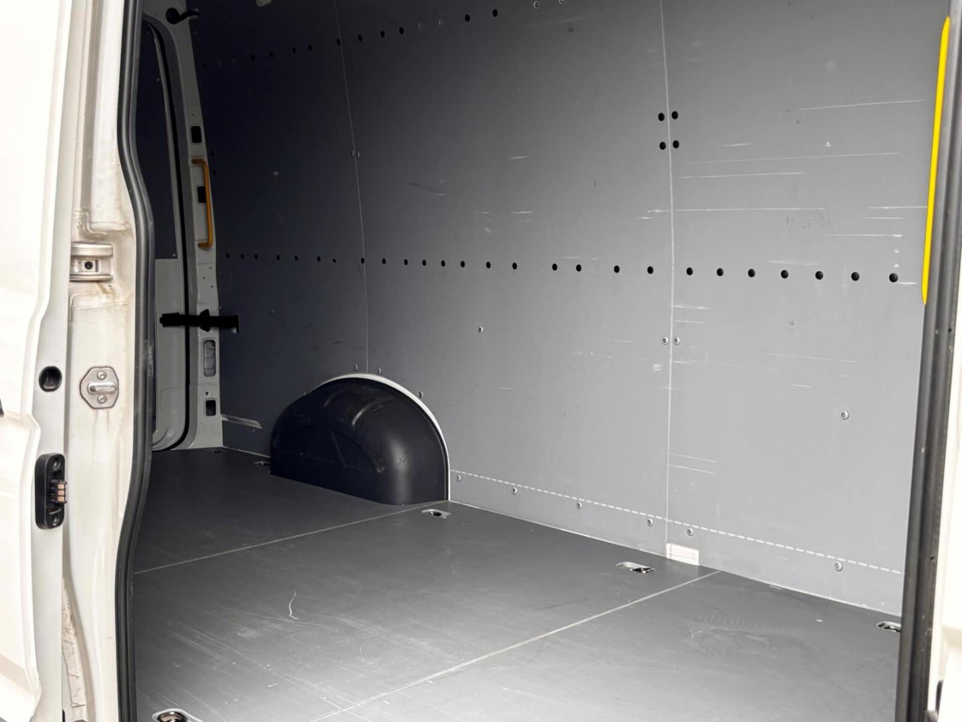 Volkswagen Crafter Furgon długi rozstaw osi