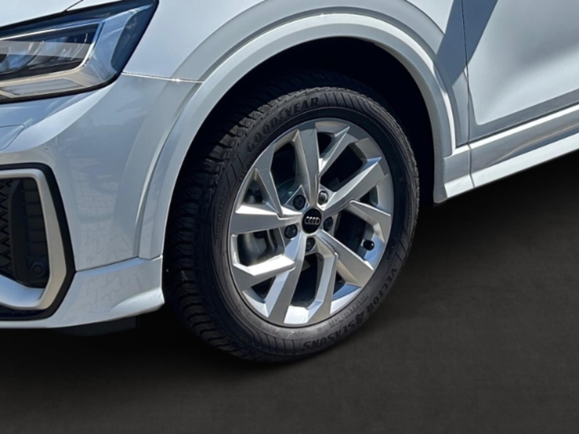 Audi Q2 S line