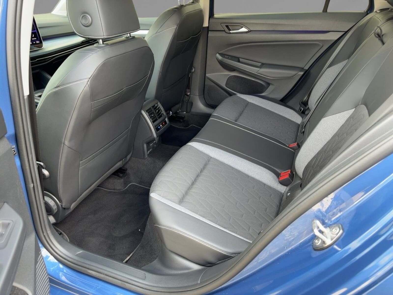 Volkswagen Golf Variant – Bild 8