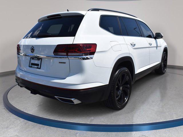 2022 Volkswagen Atlas SE w/Tech - Photo 7