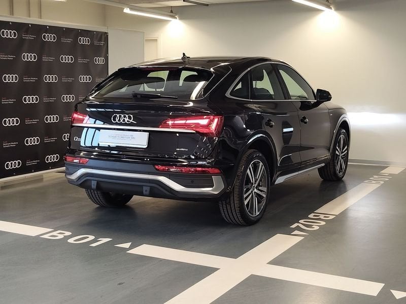 Immagine di Audi Q5 Sportback TFSI e S line plus 55 TFSI e quattro 270 kW (367 CV) S tronic - Vista: for more details contact your dealer