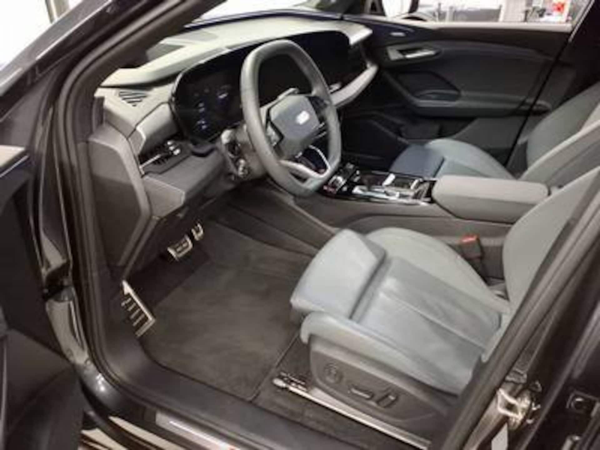 Audi SQ6 SUV e-tron