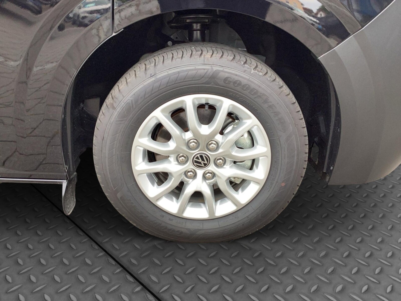 Volkswagen Transporter Kombi langer Radstand – Bild 10