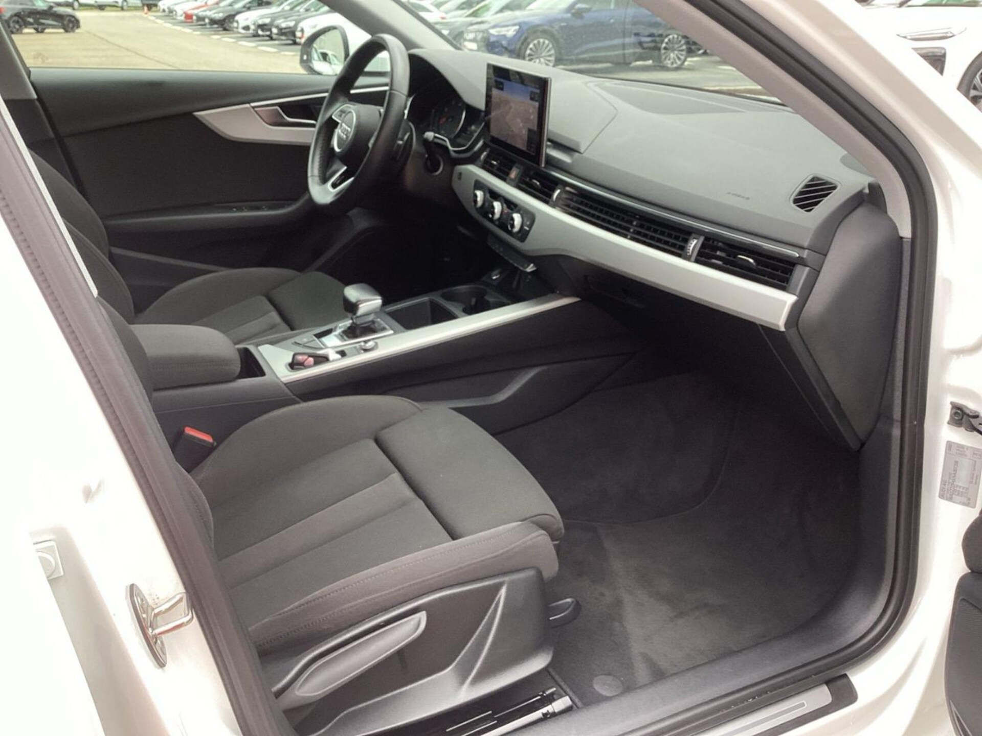 Audi A4 Avant S line