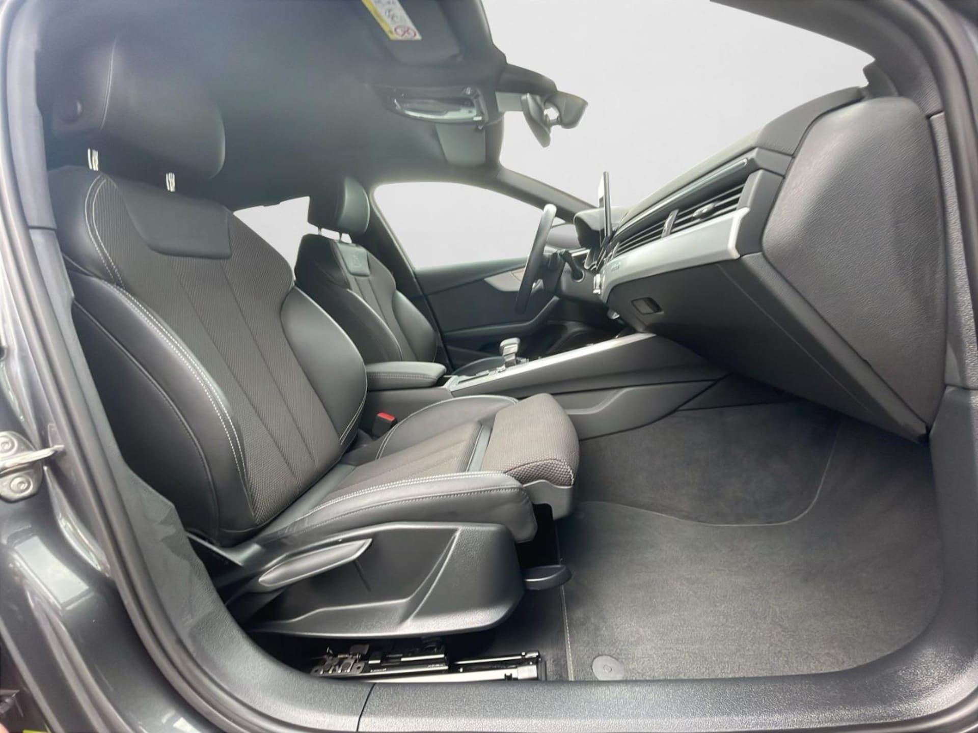 Audi A4 Avant S line
