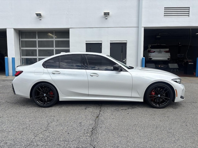 2023 BMW 330i