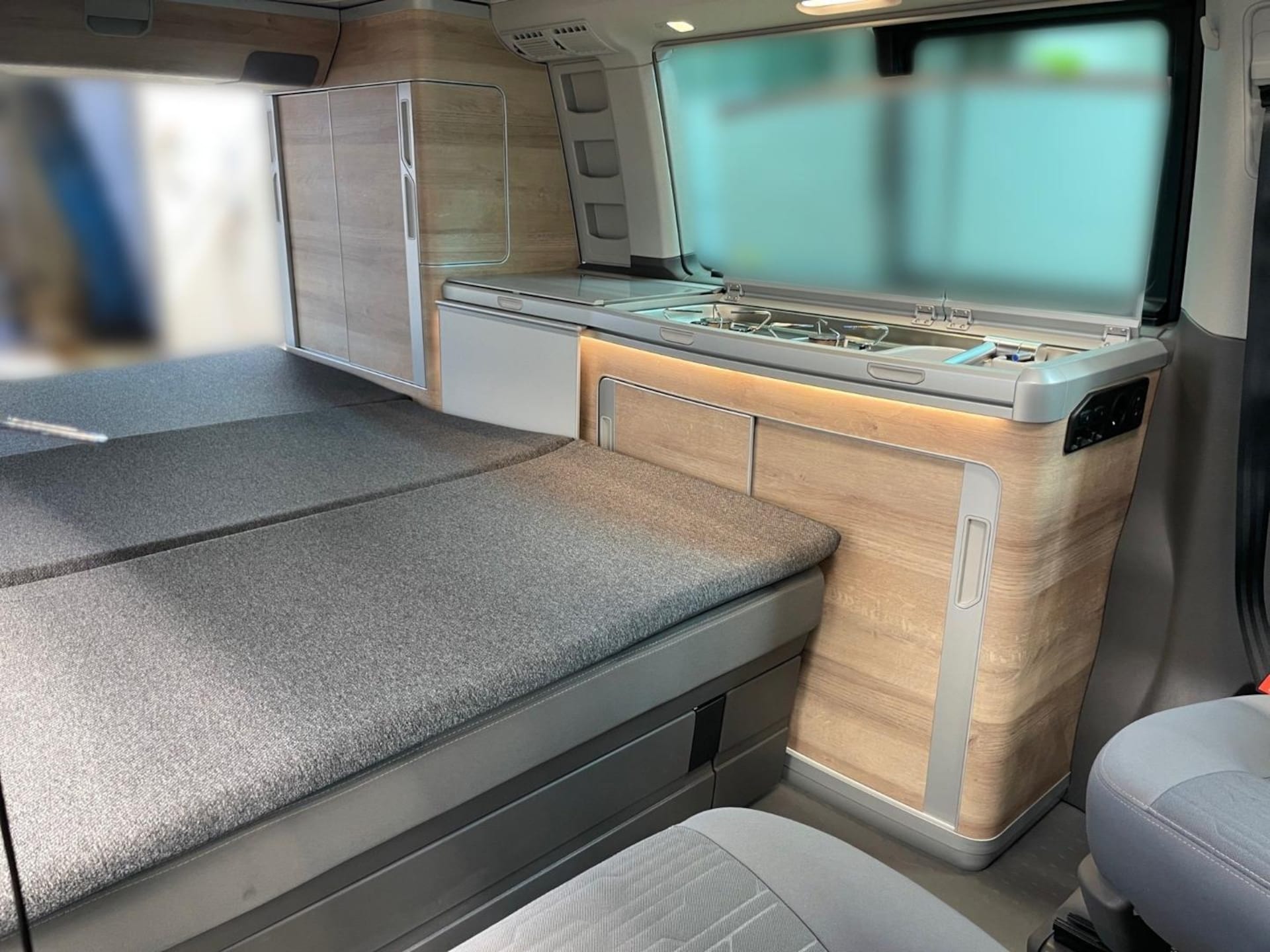 Volkswagen T6.1 California Ocean