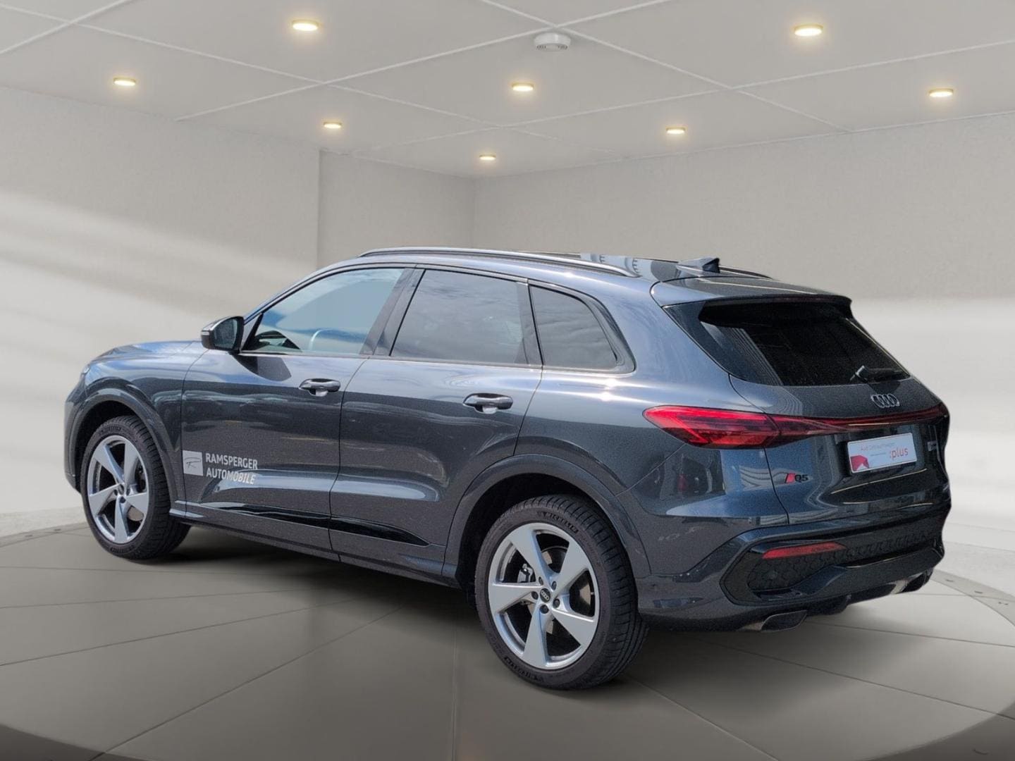 Bild über Audi Q5 SUV TFSI quattro 150 kW S tronic - für weitere Informationen kontaktieren Sie den Audi Partner