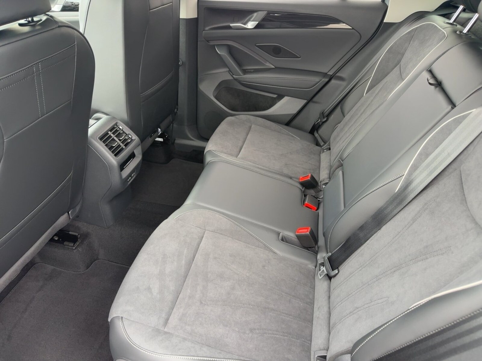 Volkswagen Tiguan – Bild 11